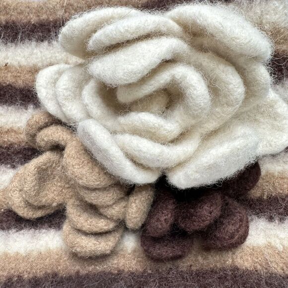 Artisan Wool Handbag Purse Removable Flowers pins Wooden handle Cottage artsy - Picture 9 of 16